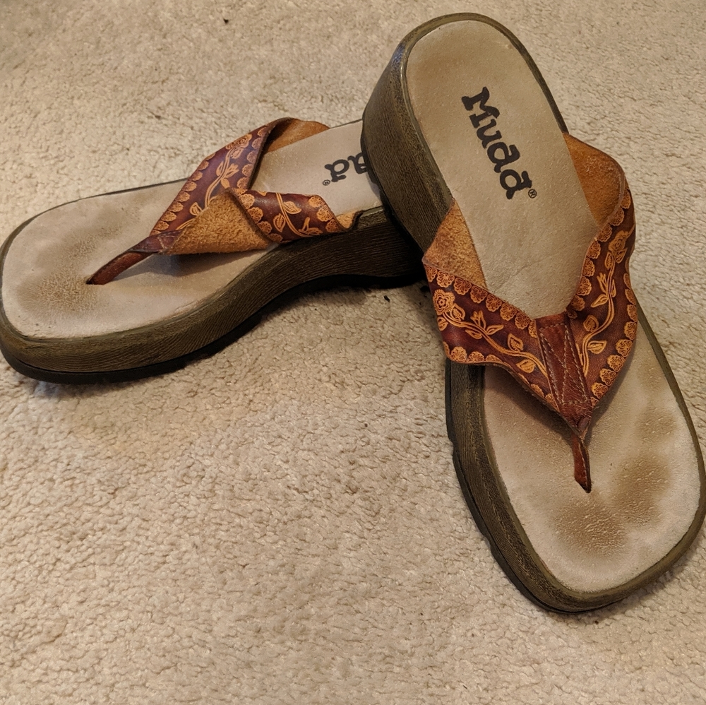 Mudd flip flops